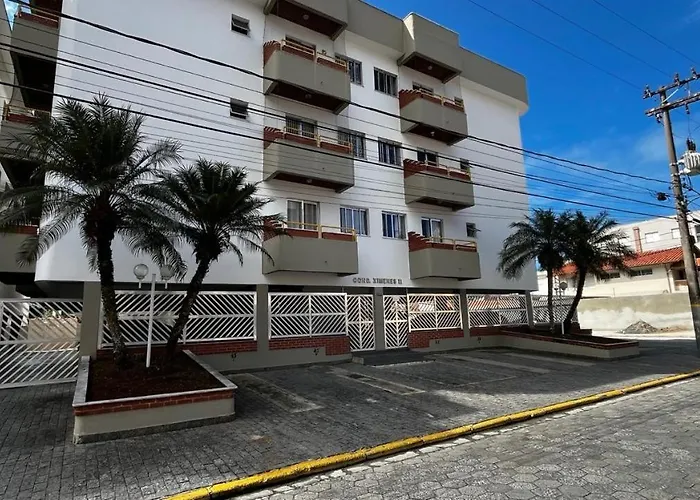 em Praia Grande Próximo a praia